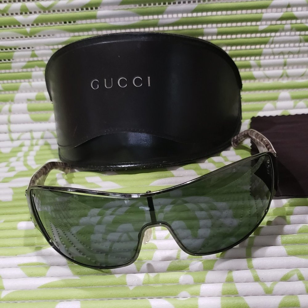 Men's Gucci Sunglasses. - Picture 1 of 10